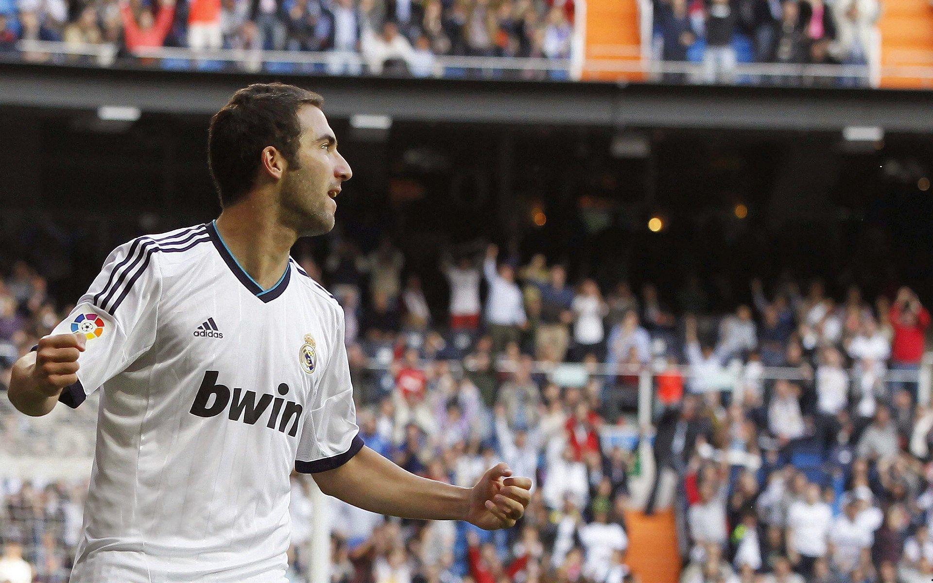 科曼盛赞德利赫特曼联征程,后防砥柱用表现叩开国家队大门